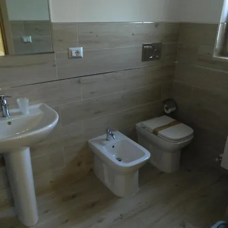 A Casa Di Anna - Locazione Turistica - 2*